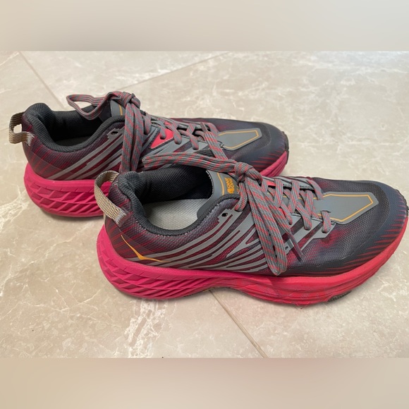 HOKA Speedgoat 4 Trail-Running Shoes - Women's sz6.5 US Dark gray/pink pre-owned - Picture 2 of 6